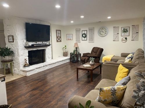 5896 Avenue Juan Bautista, Riverside CA  92509-6409 exterior