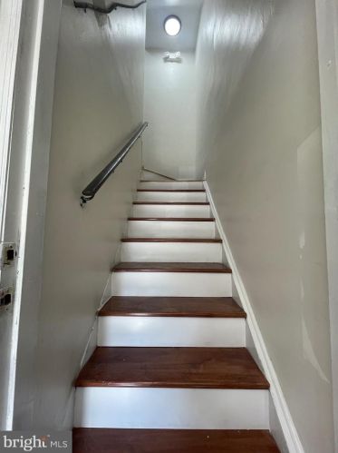 704 5th St, Philadelphia PA  19123-2804 exterior