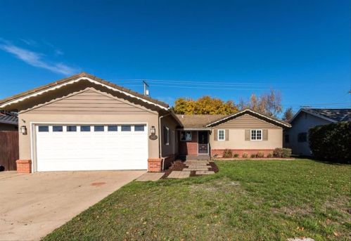 543 Saint Claire Dr, Lodi, CA 95240-4626