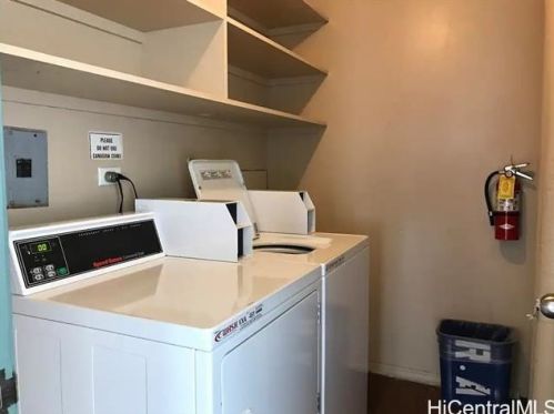 1909 Ala Wai Blvd, Honolulu HI  96815-1817 exterior