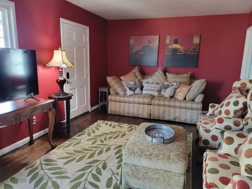 1656 Murray Dr, Garland TX  75042-8445 exterior