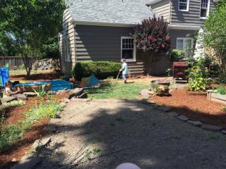 738 Oak St, Silverton OR  97381-1883 exterior