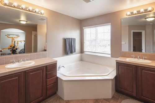 1894 Vintage Cir, Valley Home CA  95361-8678 exterior