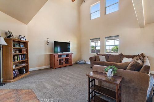 6385 Burgandy Ln, Lake Nacimiento, CA 93446-9236