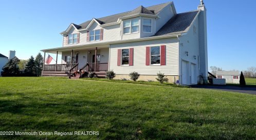 6 Mason Dr, Upper Freehold Township, NJ 08514-1923