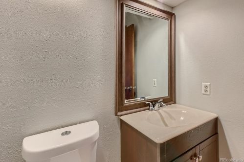 2598 Eagle Cir, Aurora CO 80014-2428 exterior