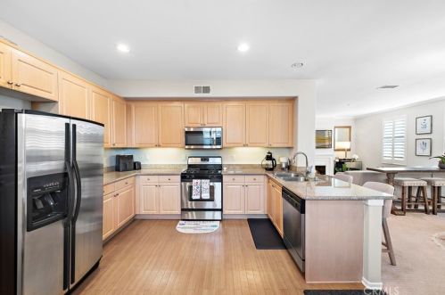 2365 Watermarke Pl, Irvine CA  92612-7695 exterior