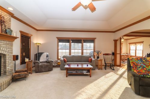 307 Schmidt Dr, Pingree Grove IL  60140-8273 exterior