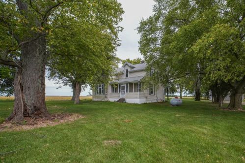 8613 6000w Rd, Manteno, IL 60950-3258