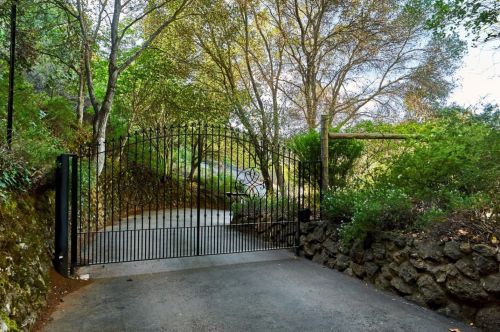 11880 Francemont Dr, Los Altos, CA 94022-4443