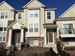 583 Grosvenor Ln, Aurora IL  60504-4411 exterior