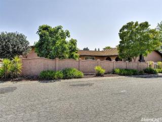 5520 Colonel Rd, Carmichael, CA 95608-6630