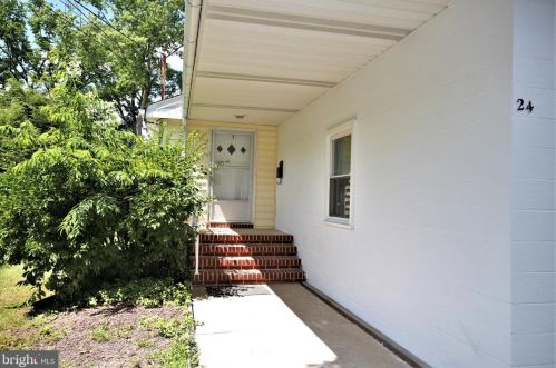 24 Hillside Rd, Princeton NJ  08540-3436 exterior