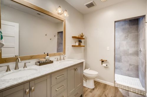 4230 Pearl St, Englewood CO 80113-4741 exterior