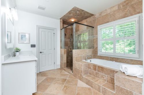 2767 Grv St, Atlanta GA  30319-2843 exterior