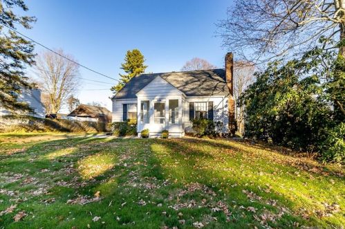 93 Gladding Pl, Kensington, CT 06037-2058