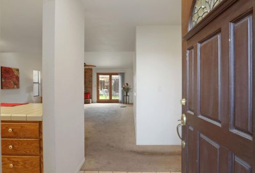 324 Lassen Dr, Lodi, CA 95242-2608