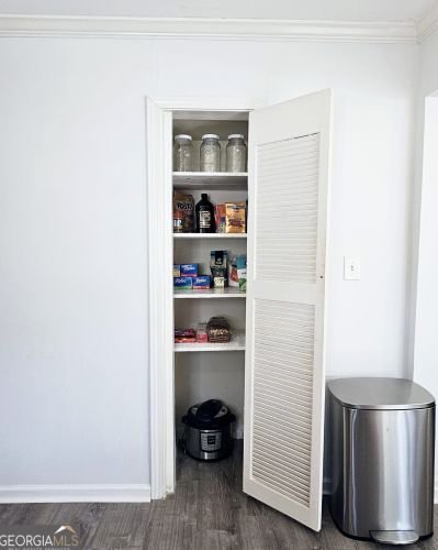 83 Montre Sq, Atlanta GA  30327-4046 exterior