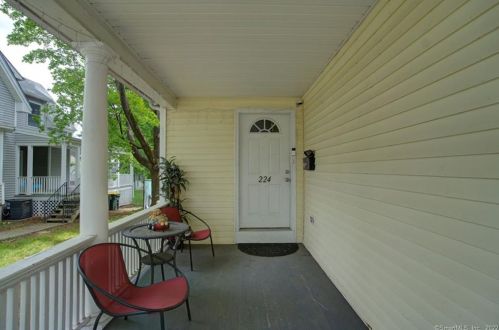 224 Wakelee Ave, Ansonia, CT 06401-1244
