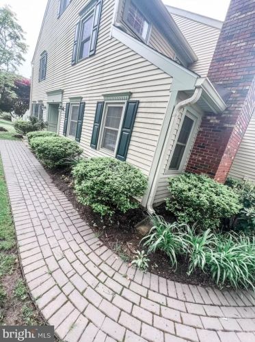 70 Fair Acres Ct, Princeton, NJ 08540-9588