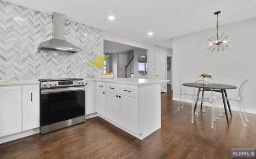 2 6th St, Wood-Ridge NJ  07075-2118 exterior
