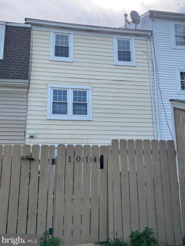 1014 Manning Dr, Fredericksburg, VA 22405-1944