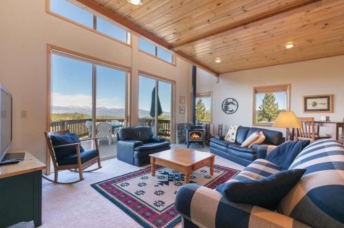11896 Rhineland Ave, Truckee CA  96161-7070 exterior