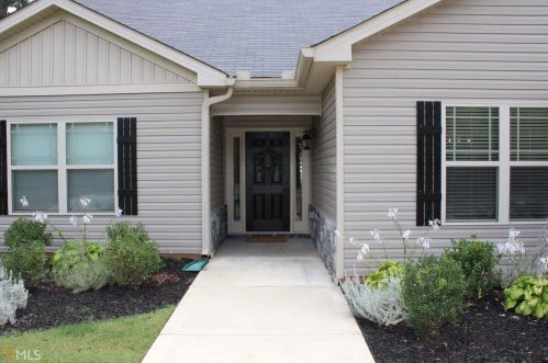 149 Oak Haven Ln, Barnesville, GA 30204-6425