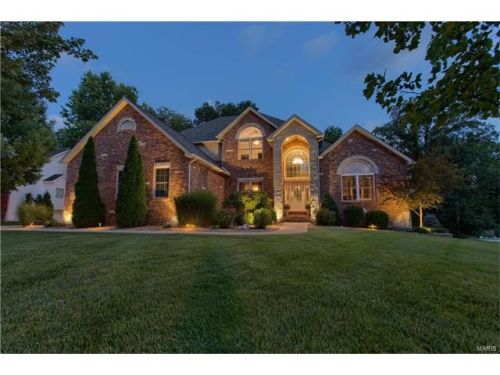 18 Stonebridge Crossing Dr, Maryville, IL 62062-6478