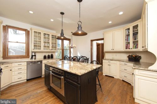 225 Euclid Ave, Haddonfield NJ 08033-2552 exterior