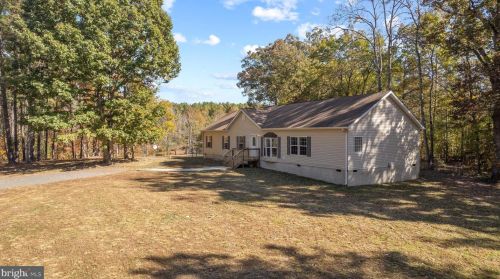 6922 Countryside Ln, Spotsylvania, VA 22551-5894