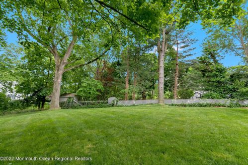 174 White St, Tinton Falls NJ exterior