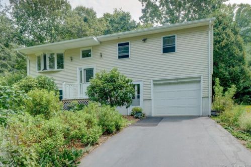 220 Marvin Rd, Colchester, CT 06415-1939