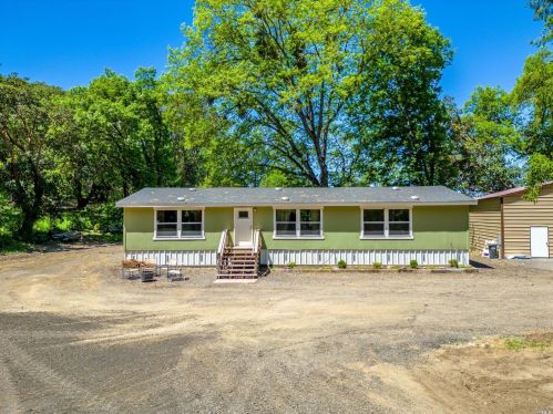 470 Grove St, Willits, CA 95490-5758