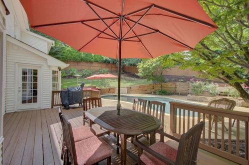 535 Calaveras Dr, Atlanta, GA 30350-4003