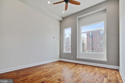 541 12 St, Philadelphia PA 19123-1156 exterior