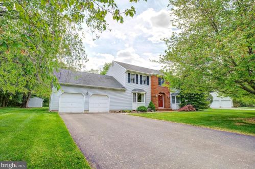10 Fran Ave, Trenton, NJ 08638-1402