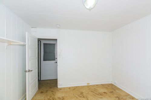 3050 Manoa Rd, Honolulu HI  96822-3301 exterior