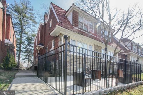 6935 19th St, Philadelphia, PA 19126-1506