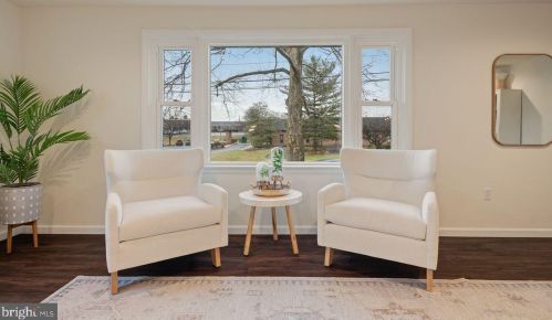 564 Lampeter Rd, Lancaster PA  17602-4010 exterior