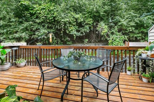 1718 Hickory Hill Dr, Saint Paul MN  55122-2410 exterior