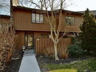 209 Crowfields Dr, Asheville, NC 28803-3703