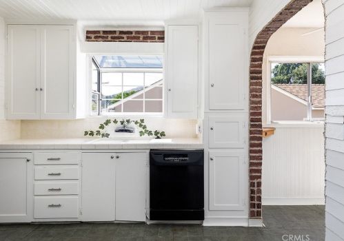 1834 Alpha Rd, Glendale CA  91208-2134 exterior