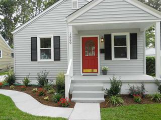 1329 Calla Ave, Norfolk, VA 23503-3054