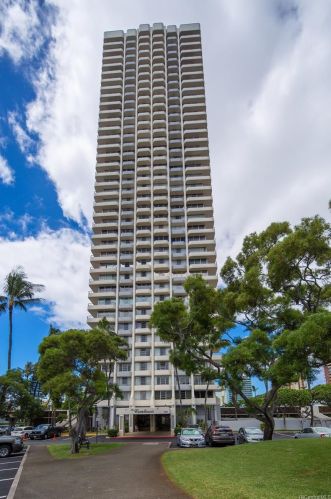 2825 King St, Honolulu HI  96826-3563 exterior