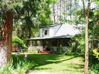 15995 Watergap Rd, Williams OR  97544-9559 exterior