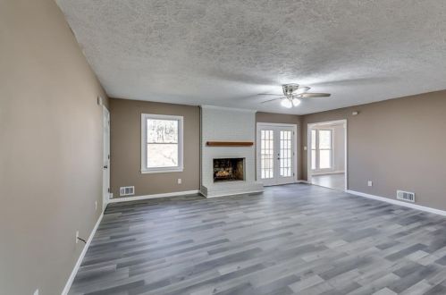 1150 Mitchell Crossing Dr, Atlanta GA  30331-7366 exterior