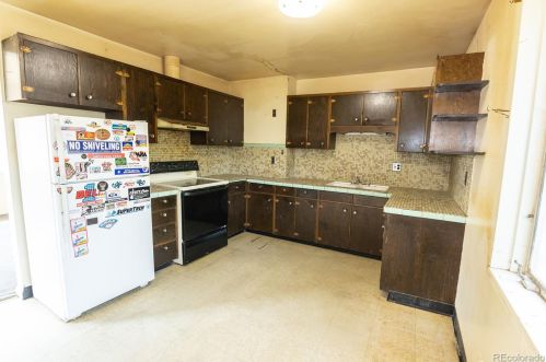 9055 Beechwood Dr, Denver CO  80229-4050 exterior