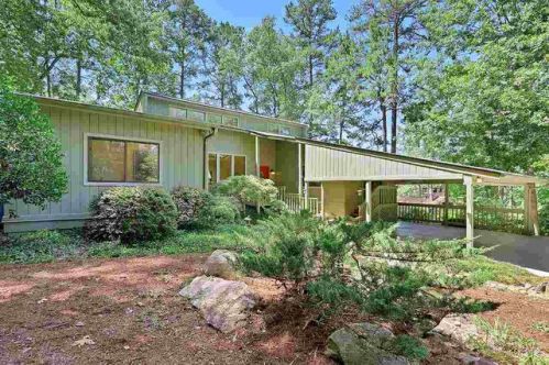51 Gulf Stream Ln, Salem, SC 29676-4009