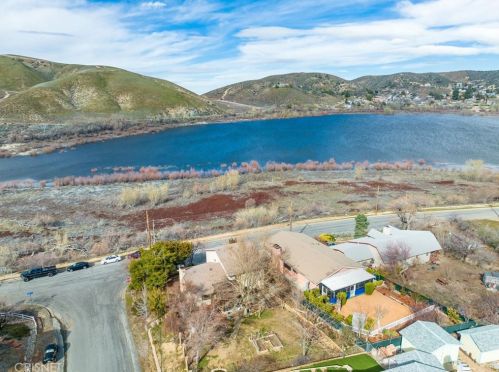 15240 Sandrock Dr, Leona Valley, CA 93532-1327